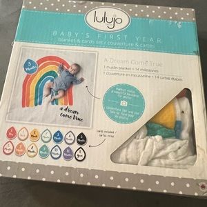 lulujo Baby Baby's First‎ Year Milestone Blanket/Card Set